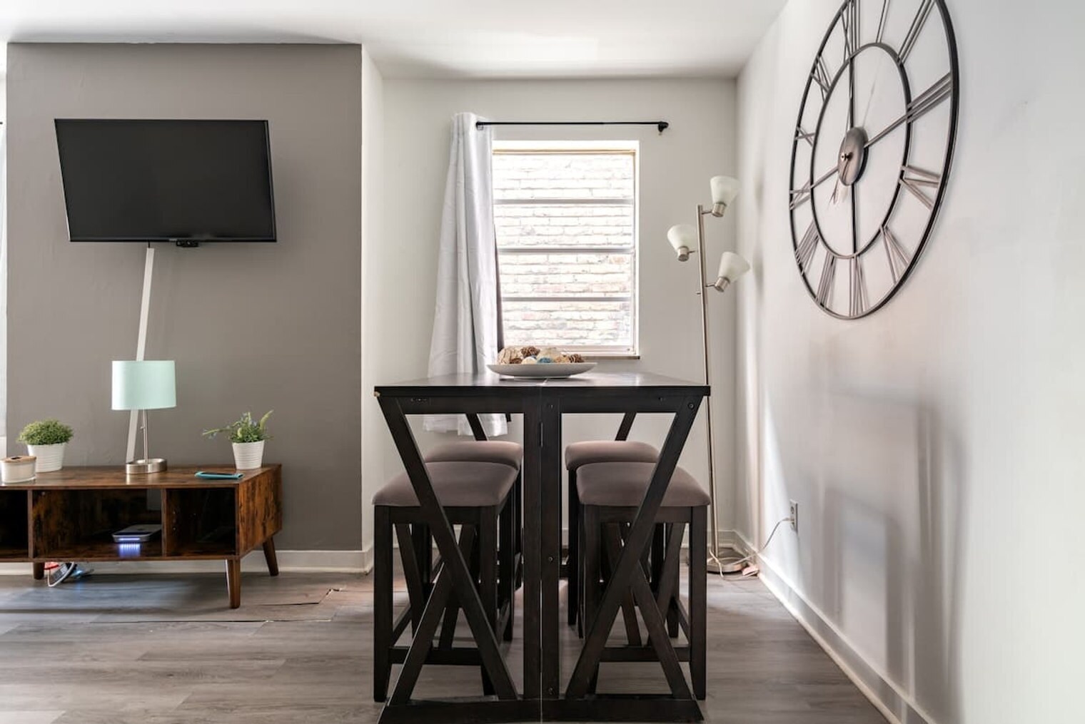 Building Photo - 605 Dennison Ave