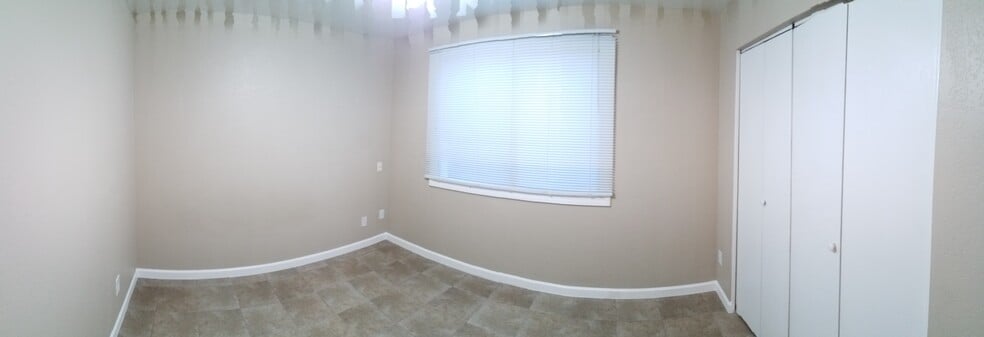 Building Photo - 2519 E Pebble Beach Dr