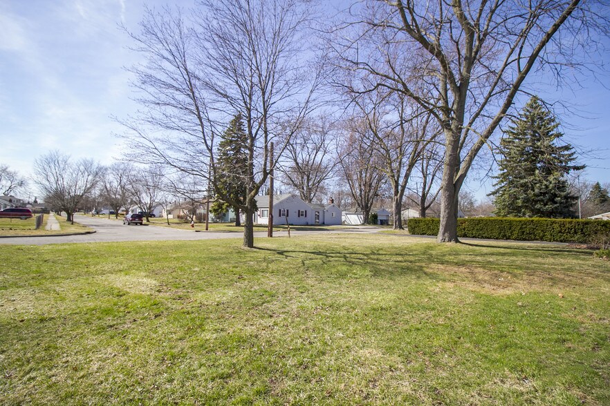 Building Photo - 5262 Spicer Rd