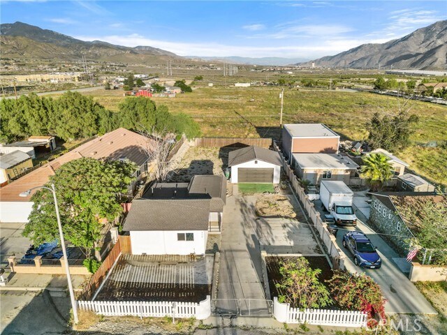 Building Photo - 906 N Allen St