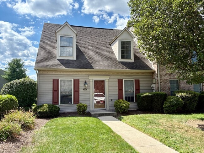 Building Photo - 2 Bedroom 2.5 Bathroom Townhome in Mechani...