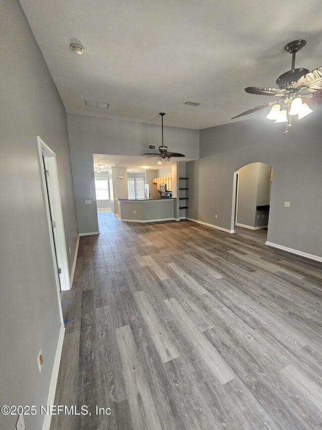 Building Photo - 3750 Silver Bluff Blvd