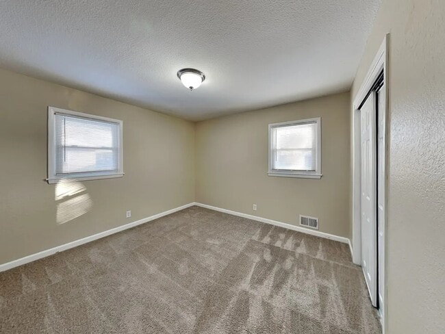 Building Photo - 6634 Fridley St NE