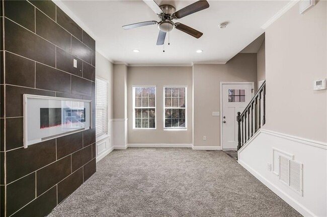 Building Photo - 960 N Grand Ave NW