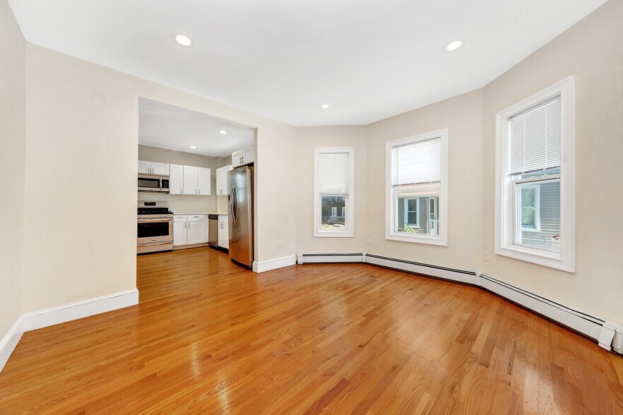 Building Photo - 9 Winter Hill Rd