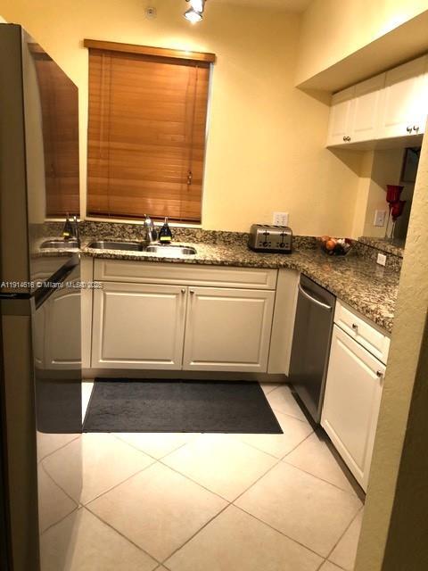 Building Photo - 6584 W Sample Rd