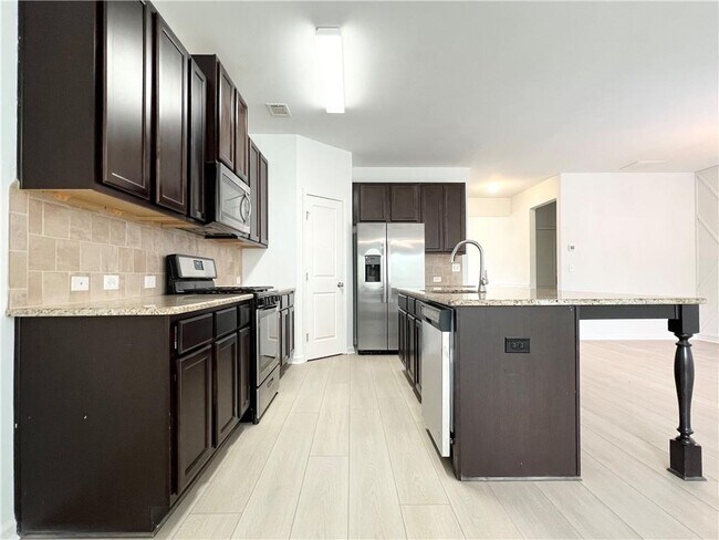 Building Photo - 2409 Ivy Meadow Ln