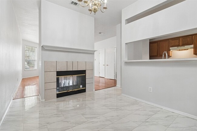 Building Photo - 3805 Brandon Park Dr