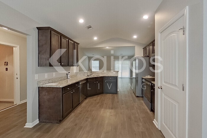 Building Photo - 104 Bluff Rd