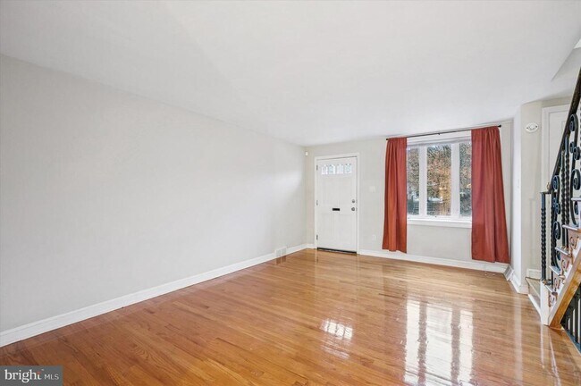 Primary Photo - 650 Magnolia Ave