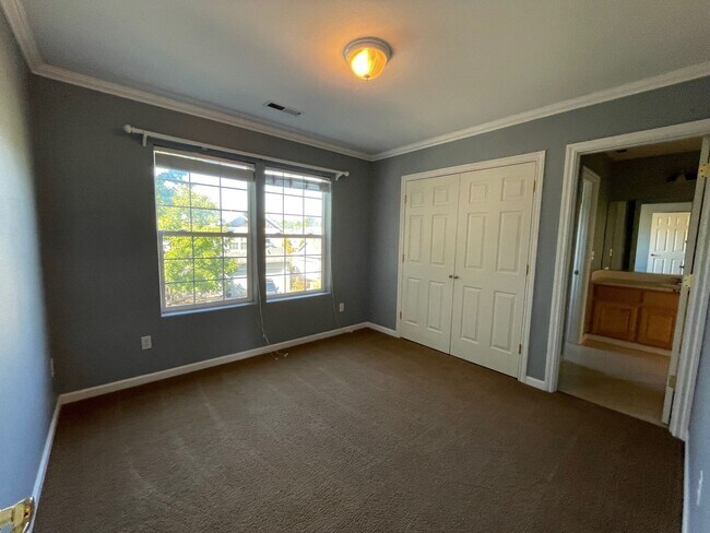 Building Photo - 14790 NW Yellowstone Ct
