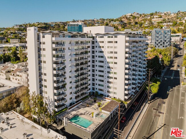 Building Photo - 1155 N La Cienega Blvd