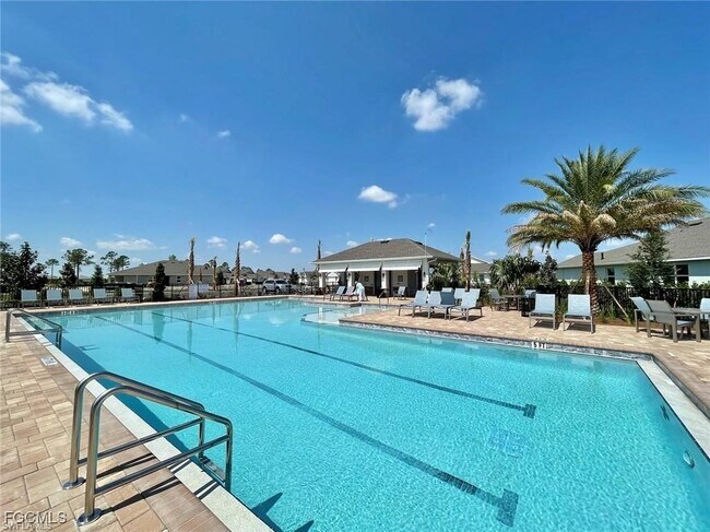 Building Photo - 43800 Blue Heron Ln