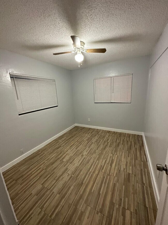 Building Photo - 2845/2847 W 6th St.