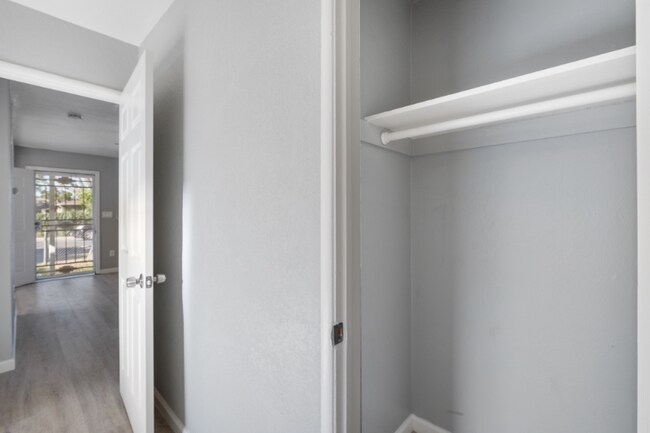 Building Photo - 53 Alturas Ave