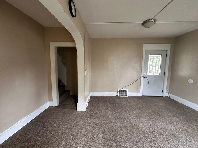 Building Photo - 208 N Cleveland St