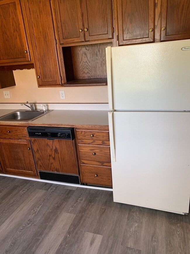 Building Photo - Three Bedroom One and a Half Bath Ranch Home in Delhi