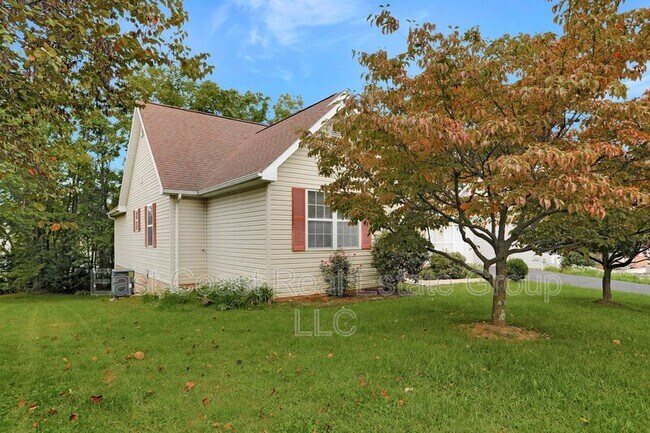 Building Photo - 184 Larkspur Ln