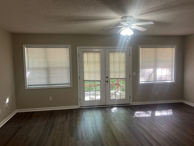Building Photo - Available now-60 Woodfield Pl.