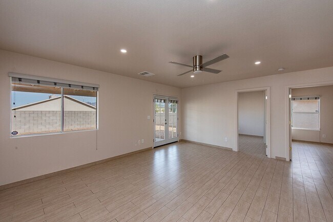 Building Photo - Tucson Market Place Area -  3 Bedroom!