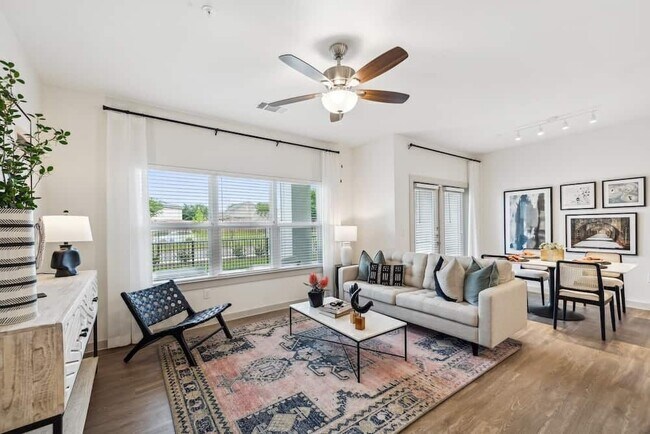 Building Photo - Don’t Miss Out | 6 Weeks Free + Prime Location!