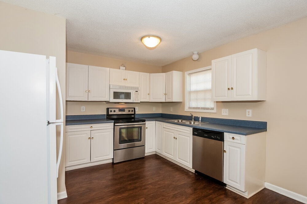 Building Photo - 103 Doree Ln