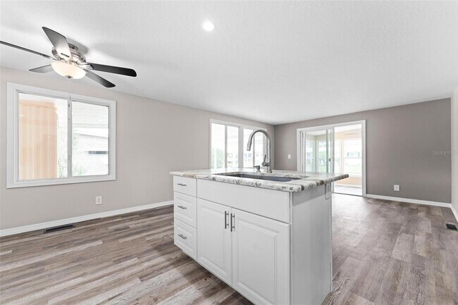 Building Photo - 2714 Vindale Rd