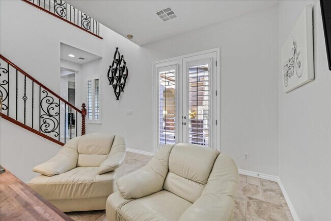 Building Photo - 2738 Kingclaven Dr