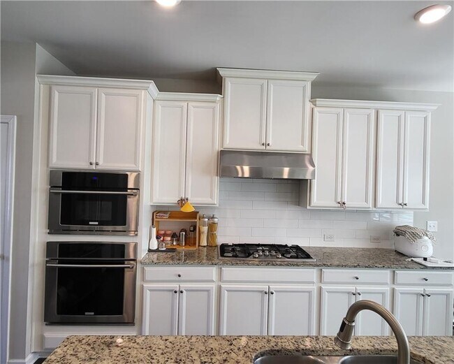 Building Photo - 871 Sunset Park Dr