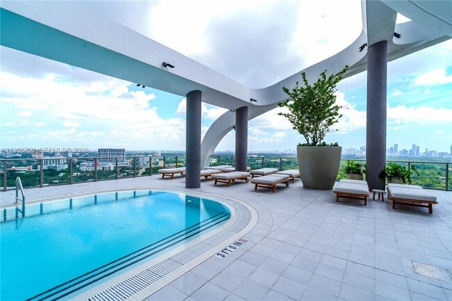 Building Photo - 2678 Tigertail Ave