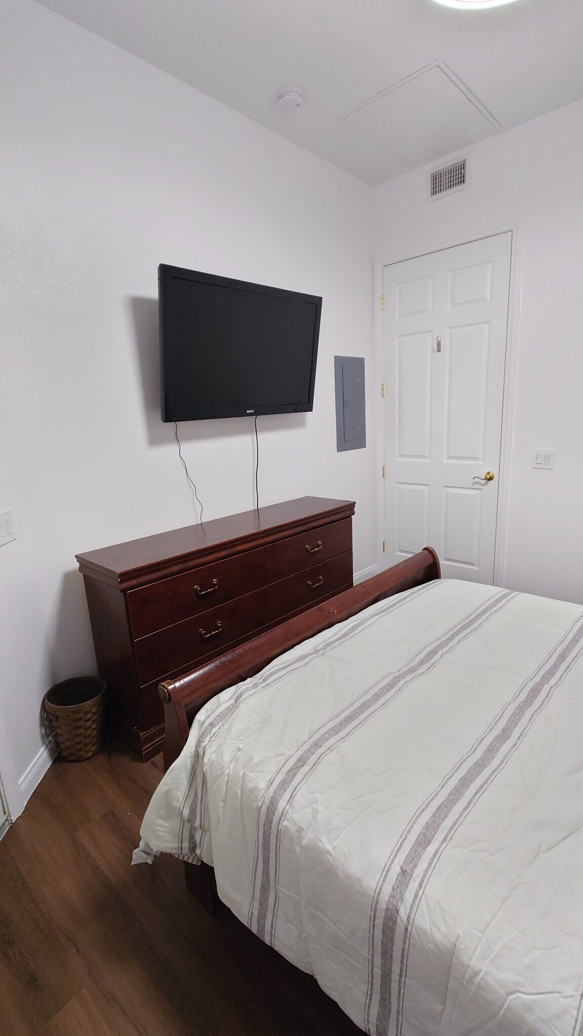 Building Photo - 201 Kaelyn St