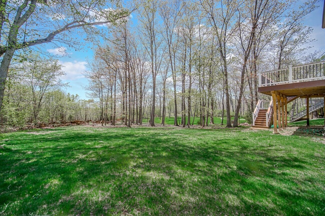 Building Photo - 1344 Essex Dr