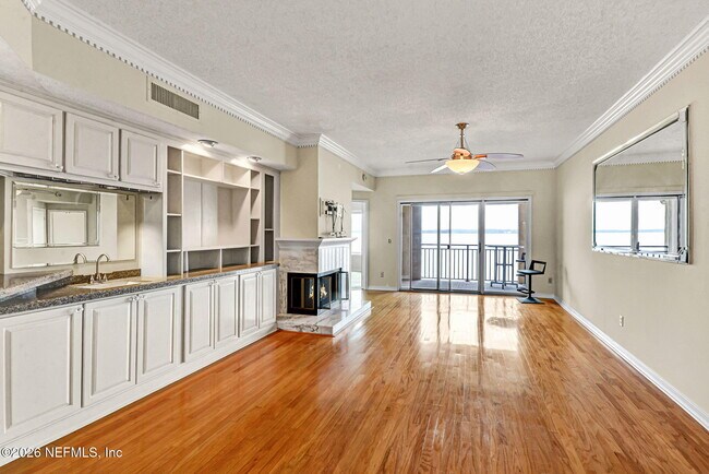 Building Photo - 2099 Winterbourne W