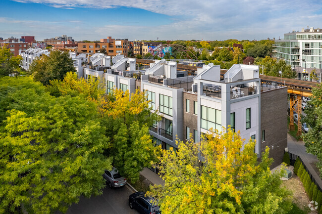 Building Photo - The Row Bucktown