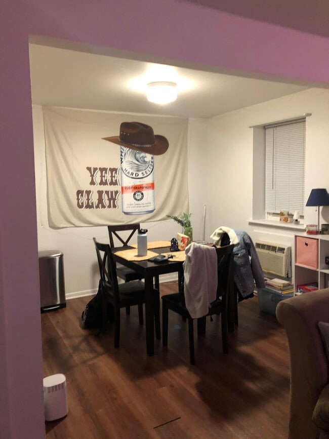 Building Photo - 620 S Franklin St