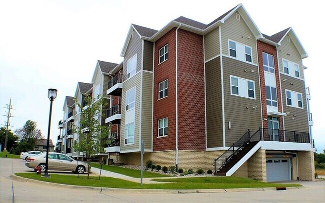Building Photo - $1,700 | 2 Bedroom, 2 Bathroom CONDO | PET Friendly* | Available for August 1st, 2026 Move In!