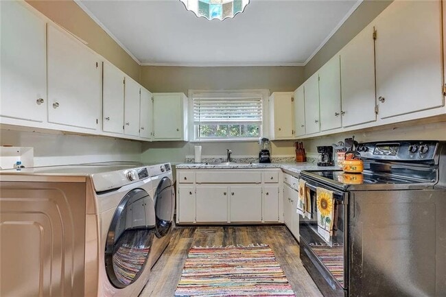 Building Photo - 72 Kenyon St SE