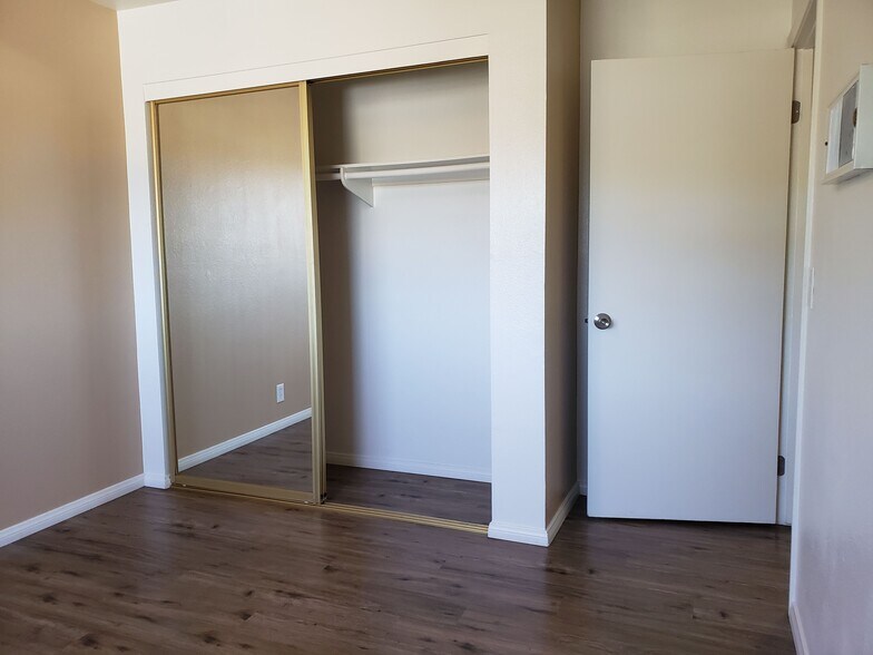 Building Photo - 1261 Victor St