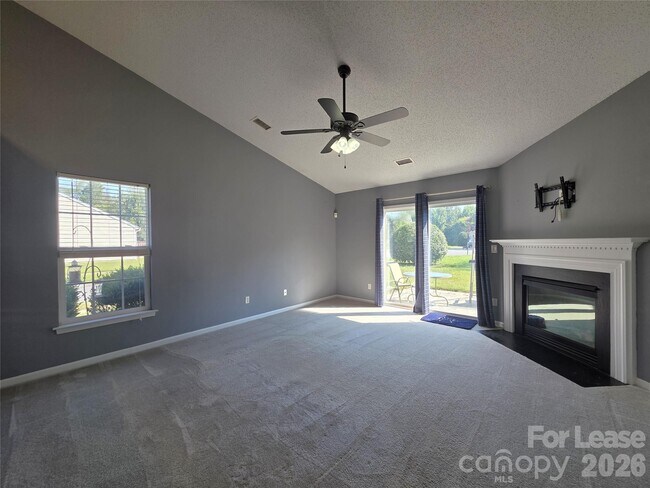 Building Photo - 8417 Appledale Dr