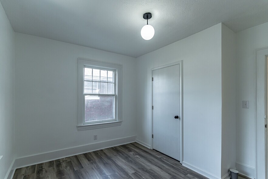 Building Photo - 2416 Sherry Rd