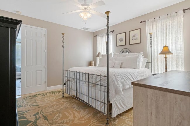 Building Photo - 4 Waterside St