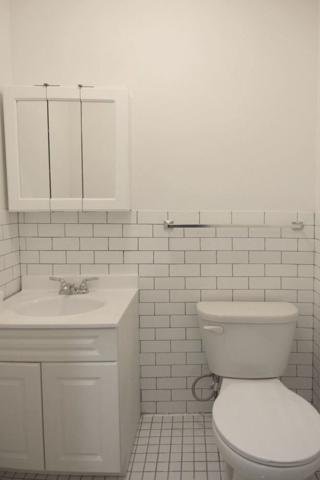 Building Photo - 1874 Harman St