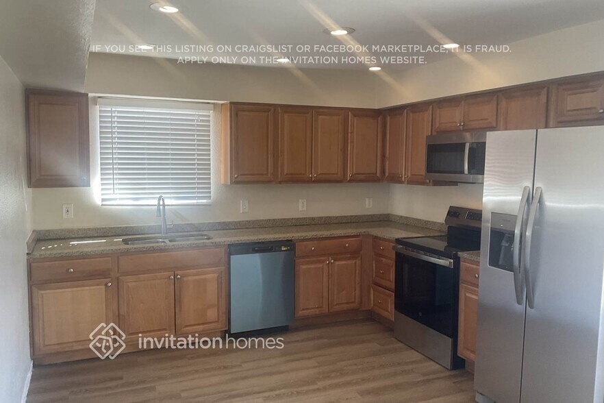 Building Photo - 11814 N 30th Dr