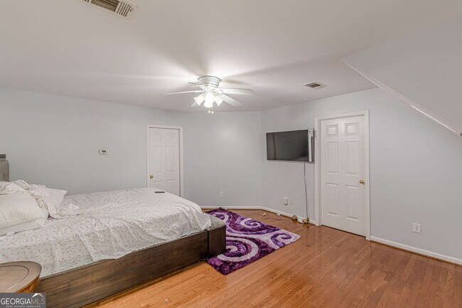 Building Photo - 203 Prestwick Way N