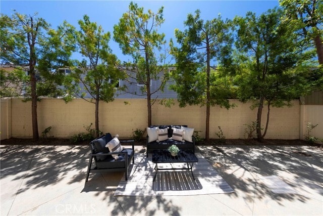 Building Photo - 385 N Avelina Way