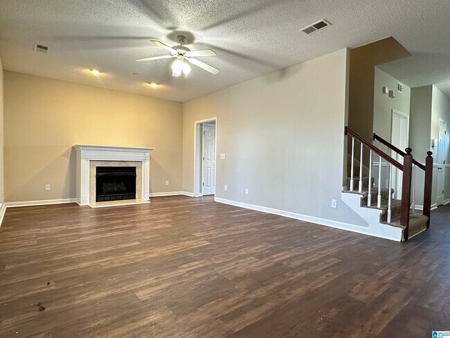 Building Photo - 759 3rd St NE