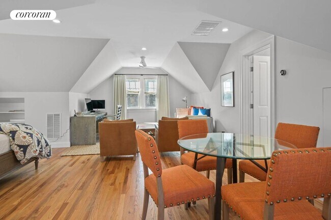 Building Photo - 26 Briarcroft Dr