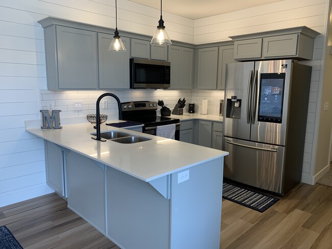 Building Photo - 13032 S Tortola Dr