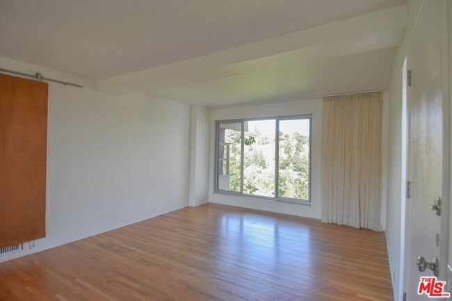 Building Photo - 8895 Appian Way