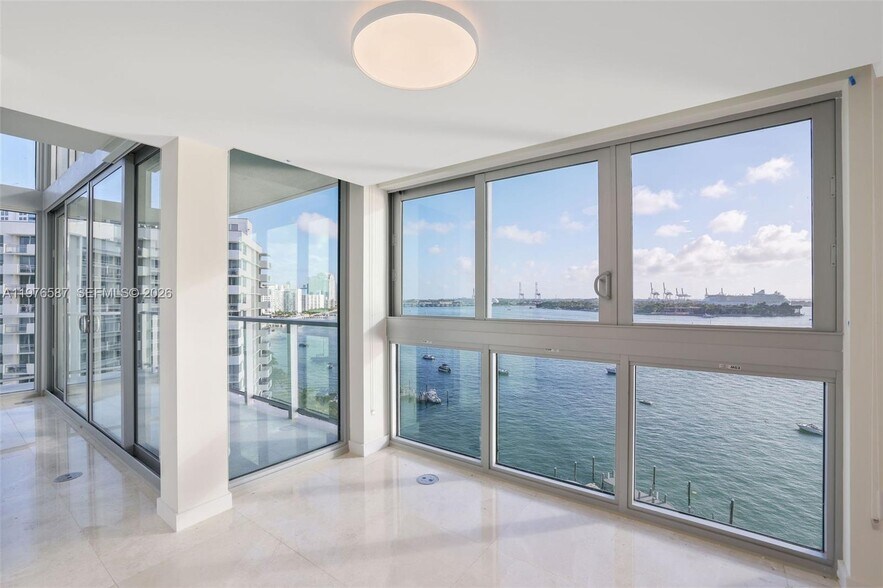 Building Photo - 1500 Bay Dr